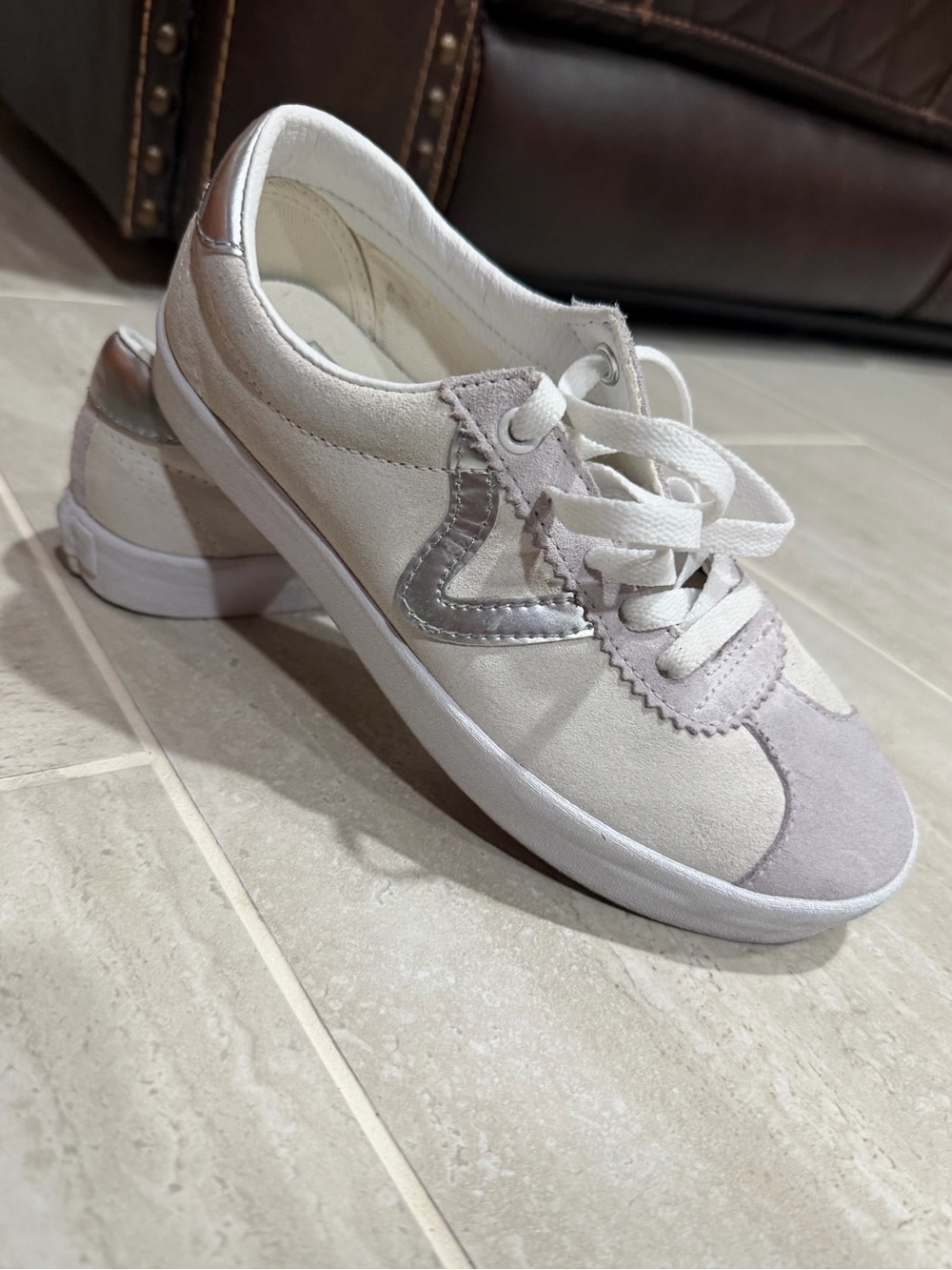 Women’s vans Low-Top Lace-Up Sneakers in Light Gray and White